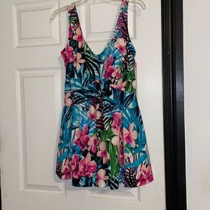 18W Swimsuit used, good condition, multi color